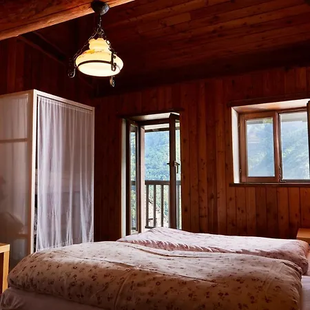 Wild Valley Tiny Escape